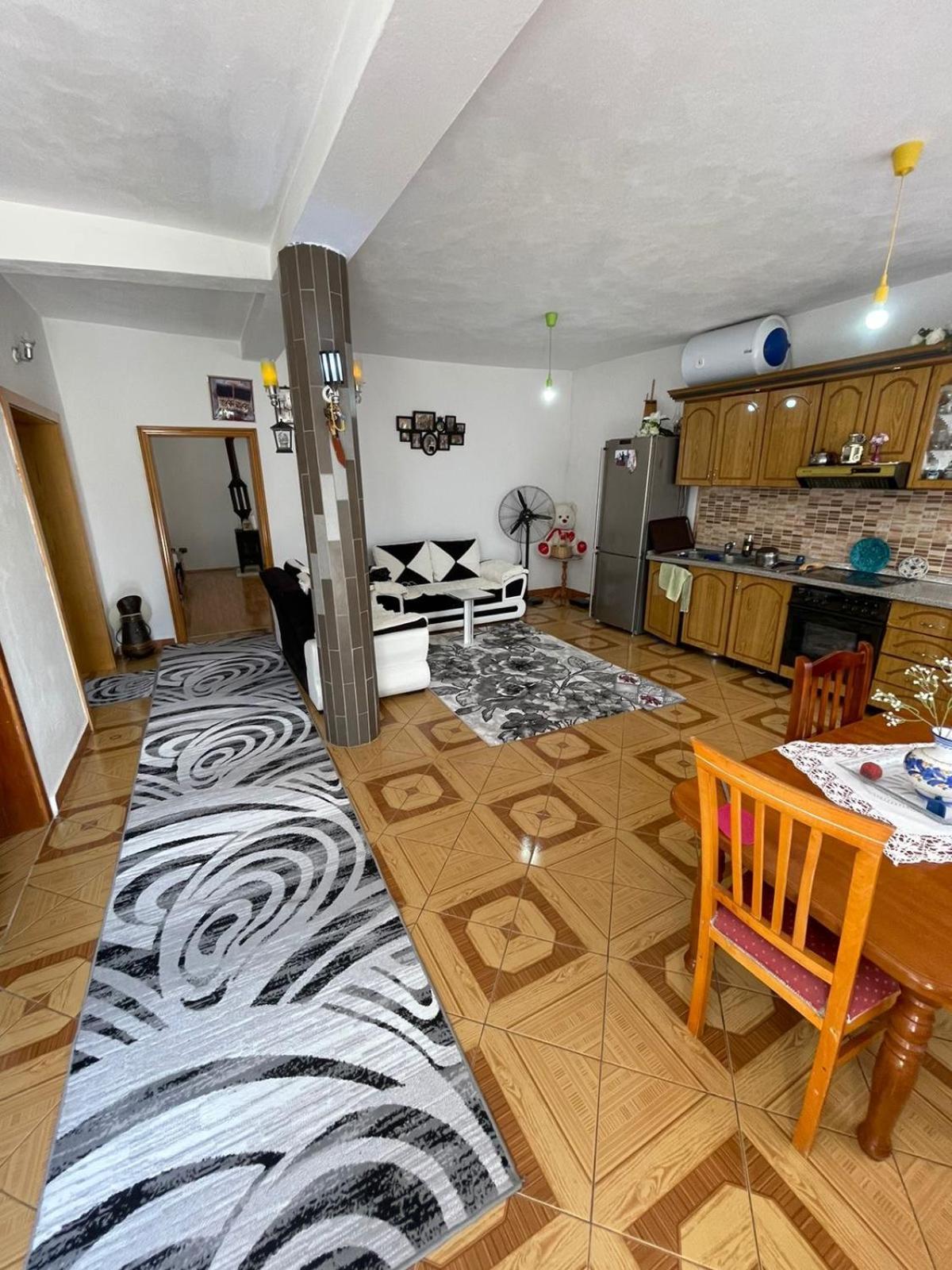 Villa Vila Laqi